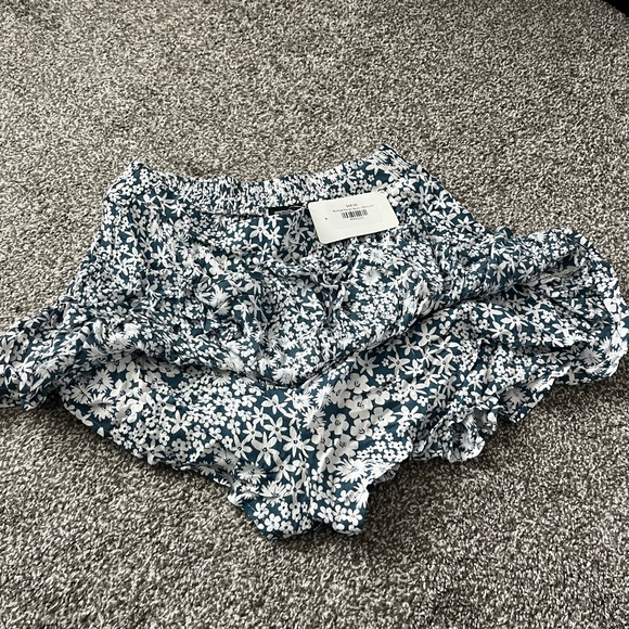 Floral Ruffle Mini Skort - Picture 4 of 6